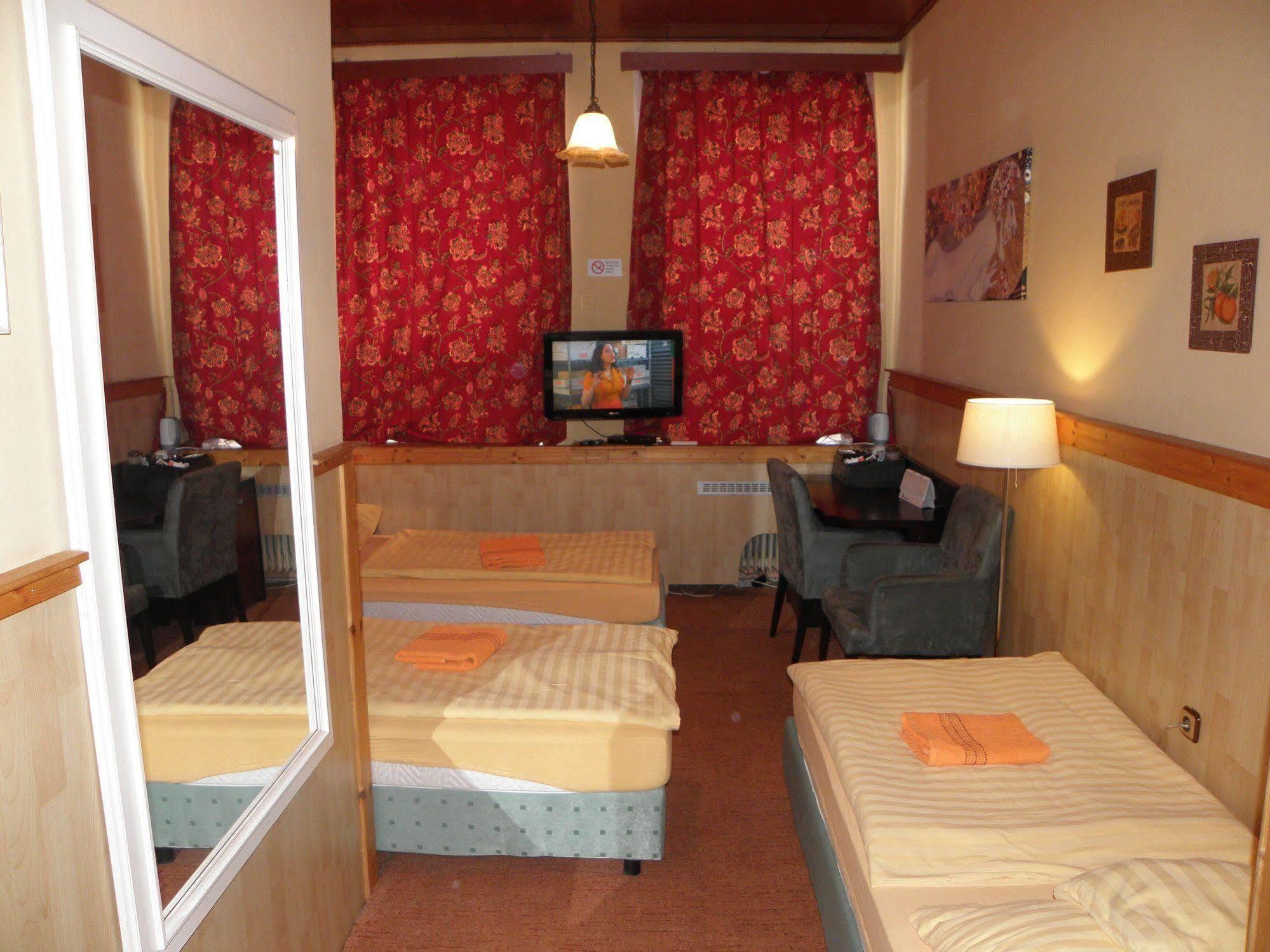 Hotel U Branky Стршибро Экстерьер фото